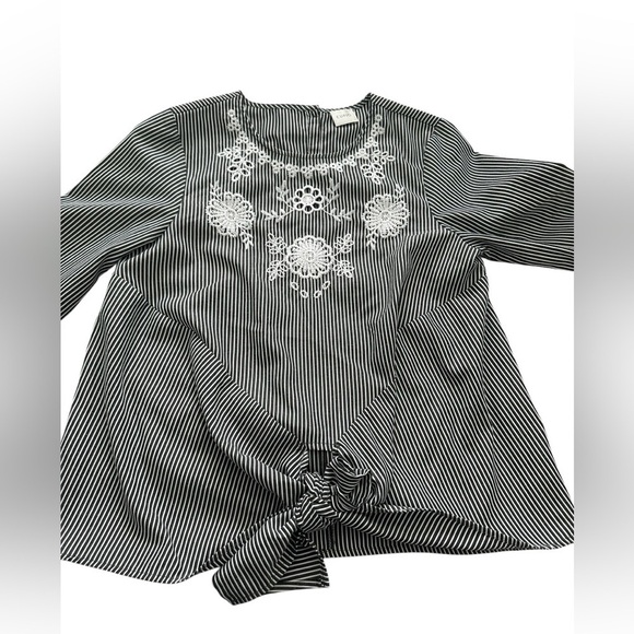 Cupio gray/white striped boho cottagecore embroidered tie-front peasant blouse L - Picture 3 of 10